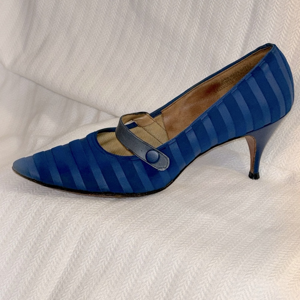 Vintage Naturalizer Dupont Corfam Pump Heels